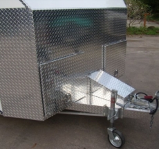 Enclosed motorbike trailer